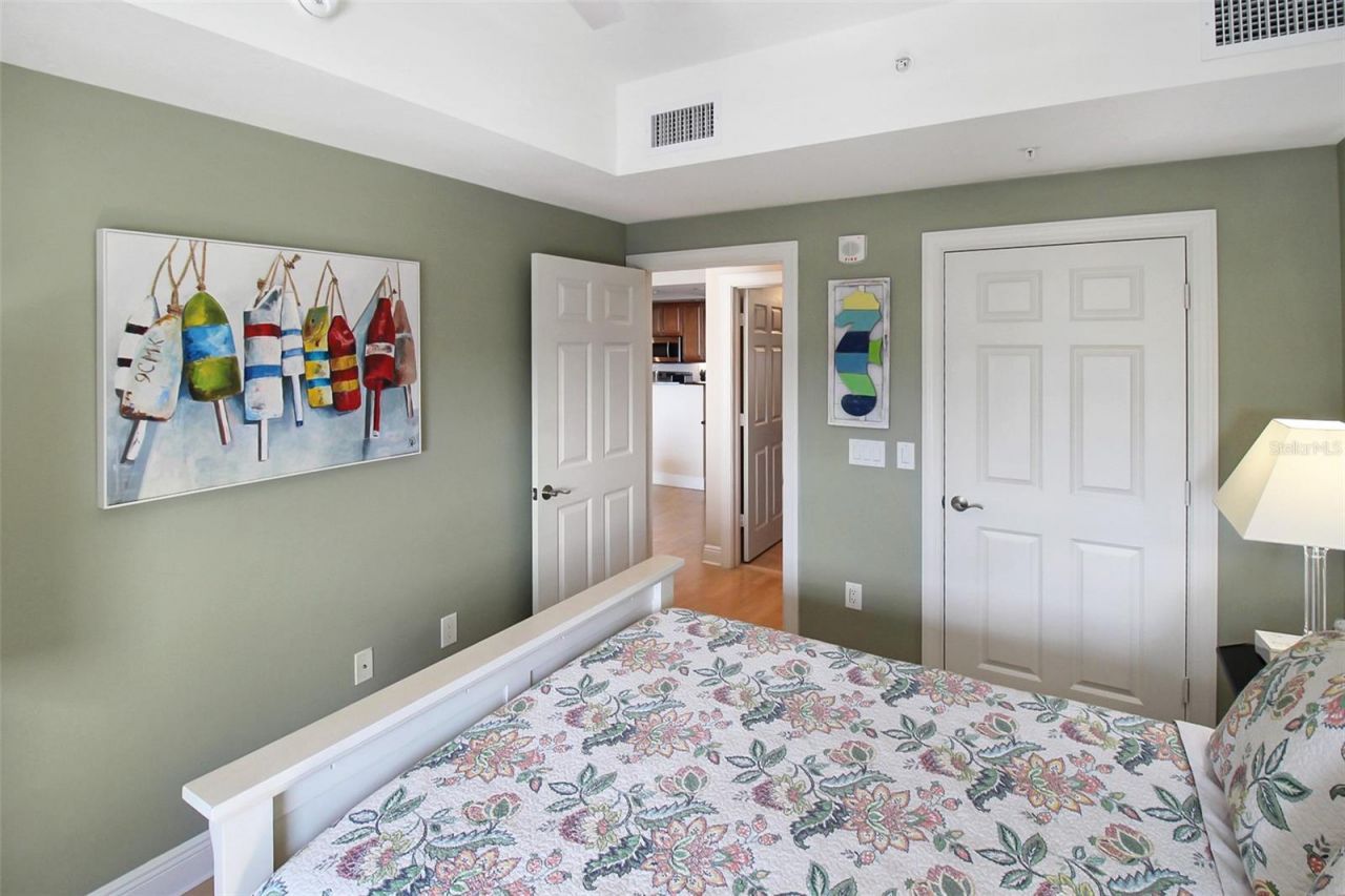 800 N Tamiami Trail , Unit 806, Sarasota, FL 34236 Photo