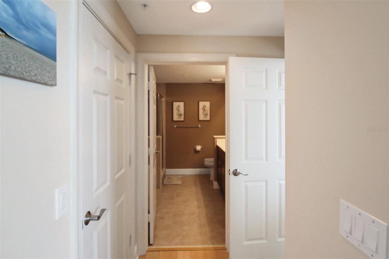 800 N Tamiami Trail , Unit 806, Sarasota, FL 34236 Photo