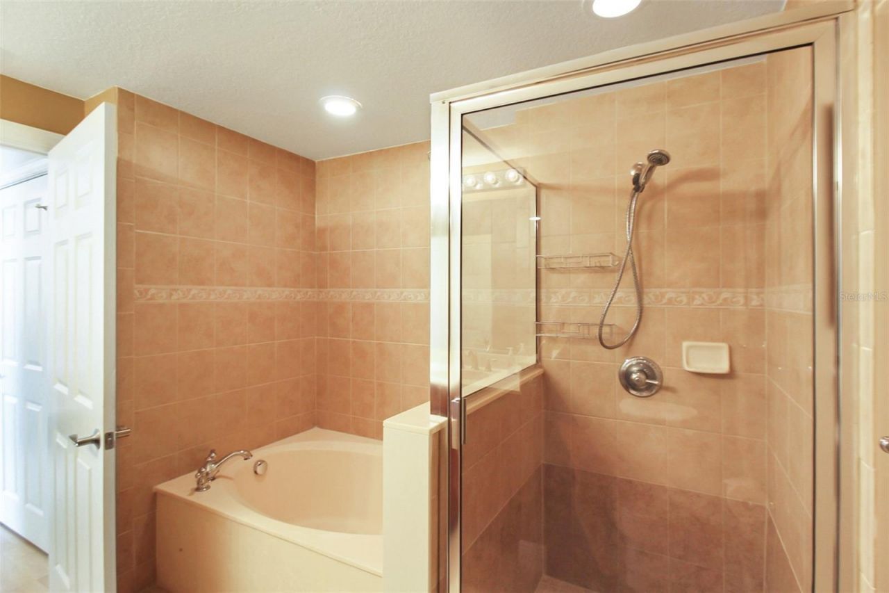 800 N Tamiami Trail , Unit 806, Sarasota, FL 34236 Photo
