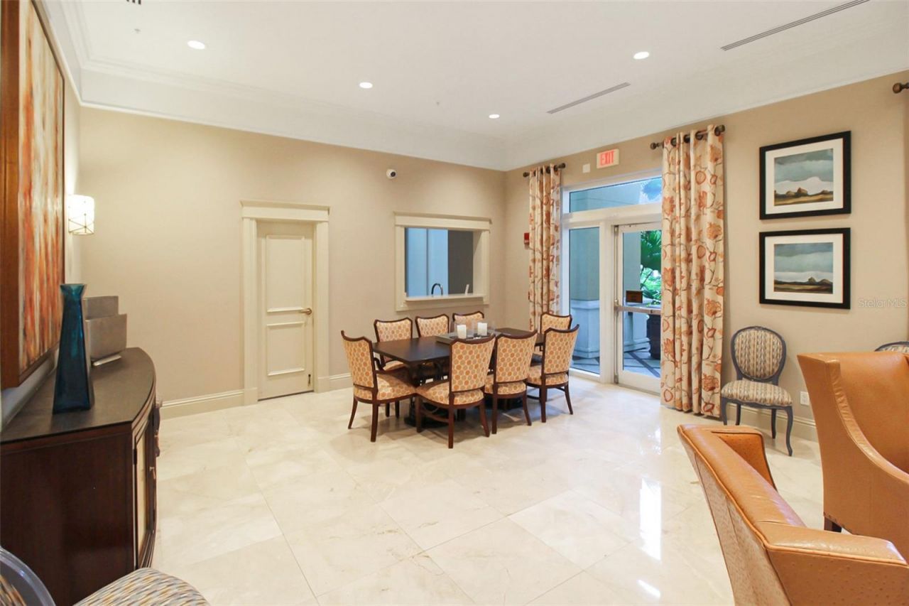 800 N Tamiami Trail , Unit 806, Sarasota, FL 34236 Photo