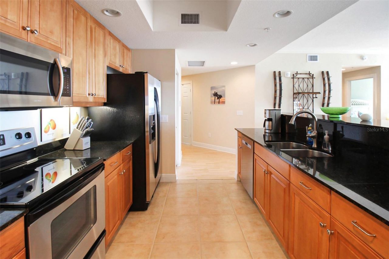 800 N Tamiami Trail , Unit 806, Sarasota, FL 34236 Photo
