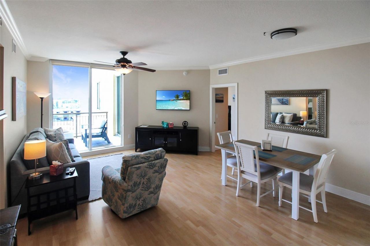 800 N Tamiami Trail , Unit 806, Sarasota, FL 34236 Photo