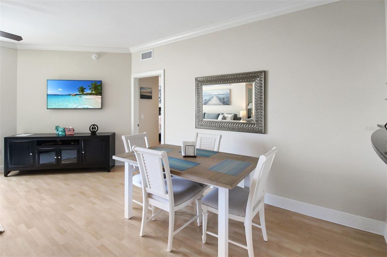 800 N Tamiami Trail , Unit 806, Sarasota, FL 34236 Photo