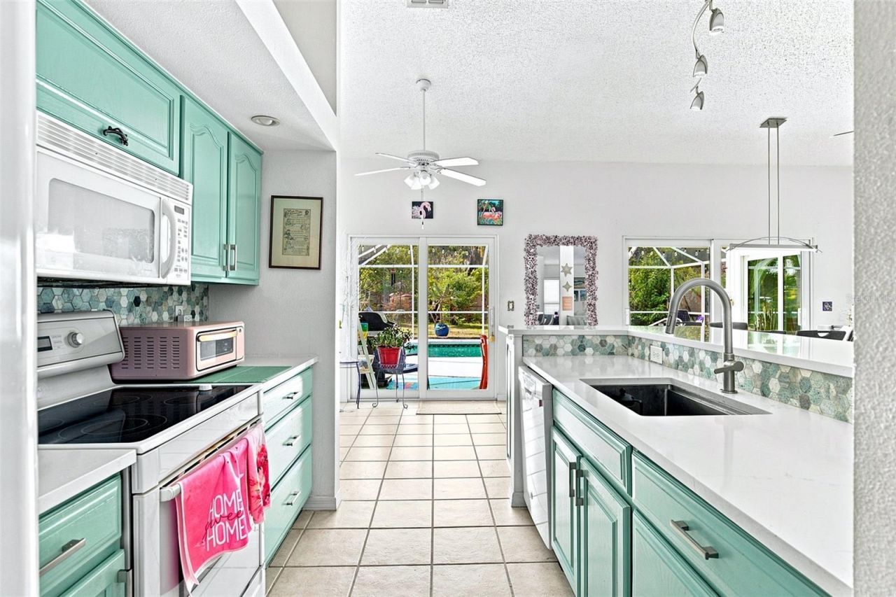 7809 34th Court E, Sarasota, FL 34243 Photo
