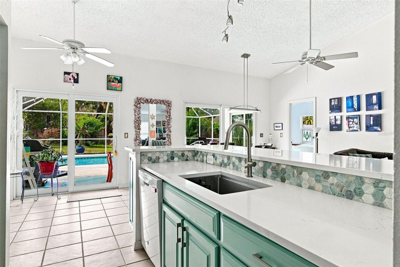 7809 34th Court E, Sarasota, FL 34243 Photo