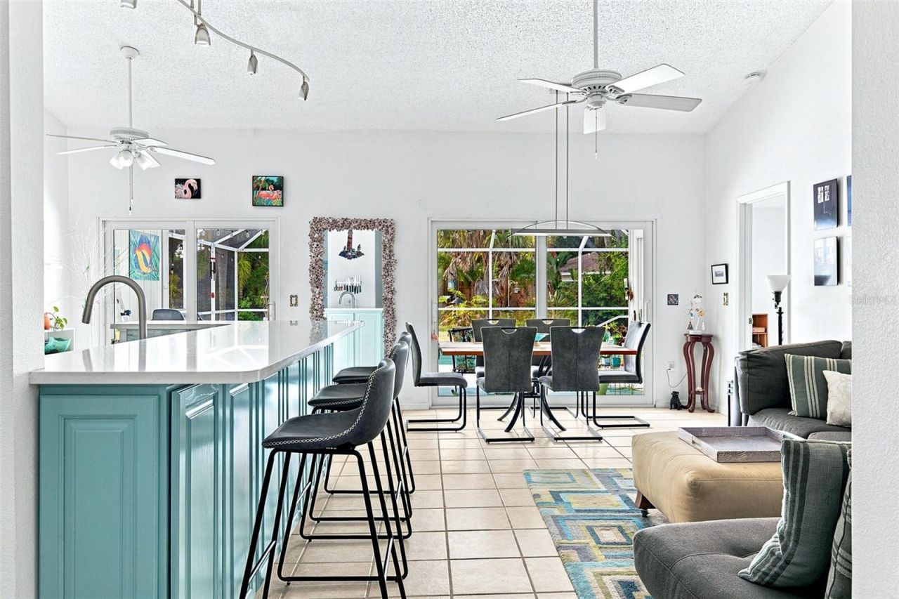 7809 34th Court E, Sarasota, FL 34243 Photo