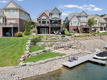 10812 Waterfall Court, Green Oak Twp, MI 48178