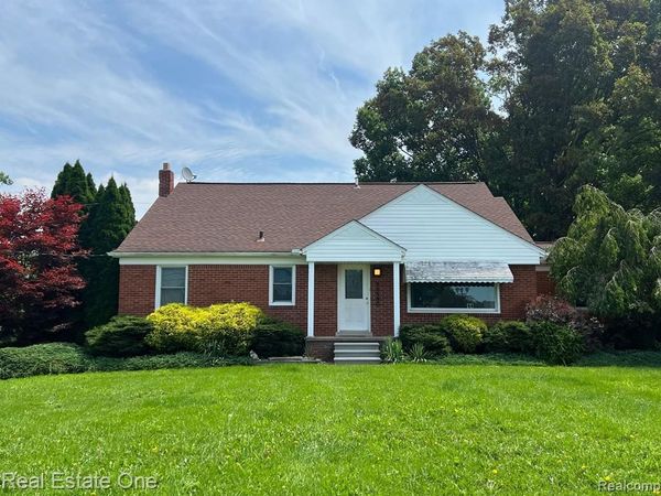 50590 Card Road, Macomb Twp, MI 48044