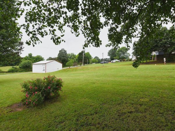 4819 Sevierville Road , Unit 1, Maryville, TN 37804