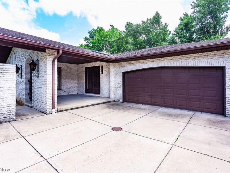 6694 Beverly May Drive, Independence, OH 44131 Photo 4