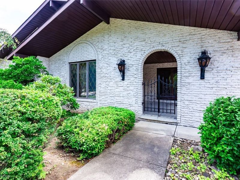 6694 Beverly May Drive, Independence, OH 44131 Photo 5