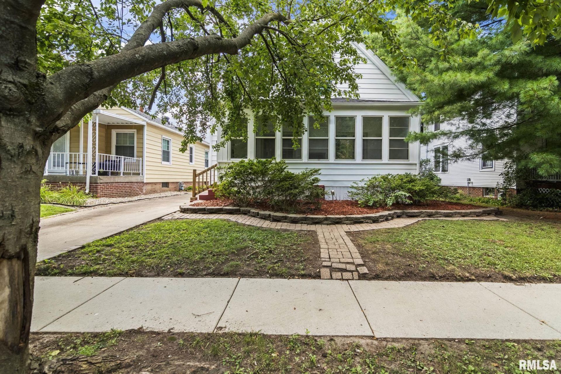 323 Adelia Street, Springfield, IL 62629 Main Photo
