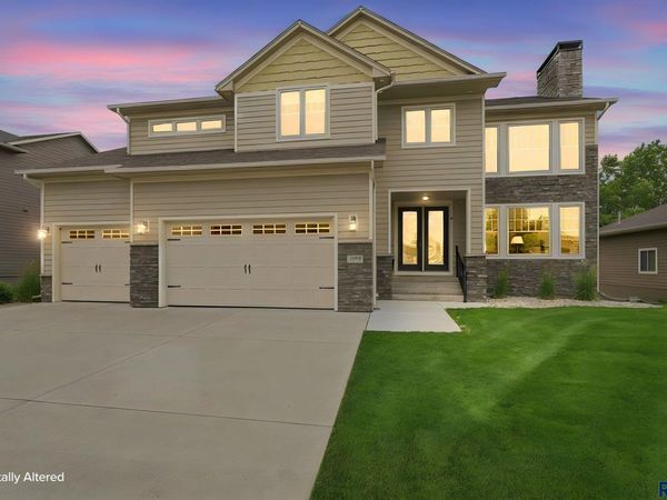 2309 S Moss Stone Cir, Sioux Falls, SD 57110