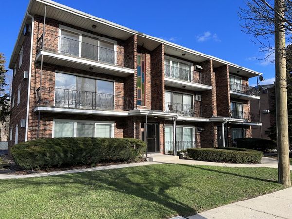 8739 Roberts Road , Unit 2, Hickory Hills, IL 60457