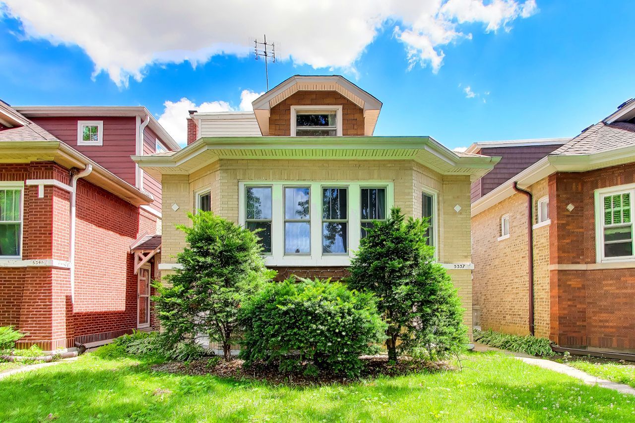5337 N Ludlam Avenue, Chicago, IL 60630 Main Photo