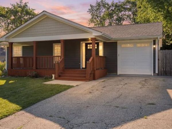 4220 Ponca Street , McHenry, IL 60050