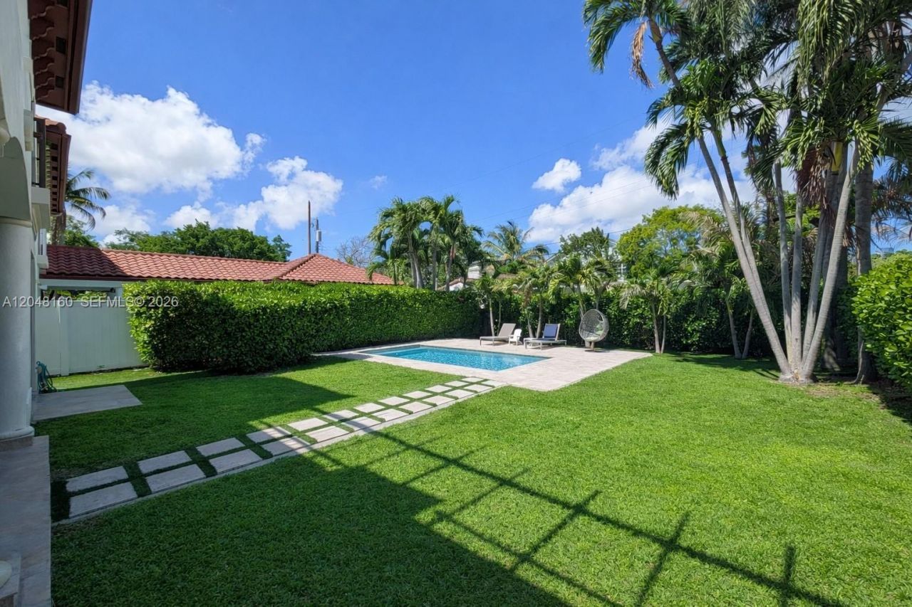 471 SW 30th Rd , Miami, FL 33129 Photo