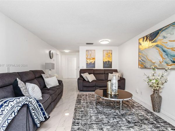 1580 NW 93rd Ave, Unit 300, Pembroke Pines, FL 33024
