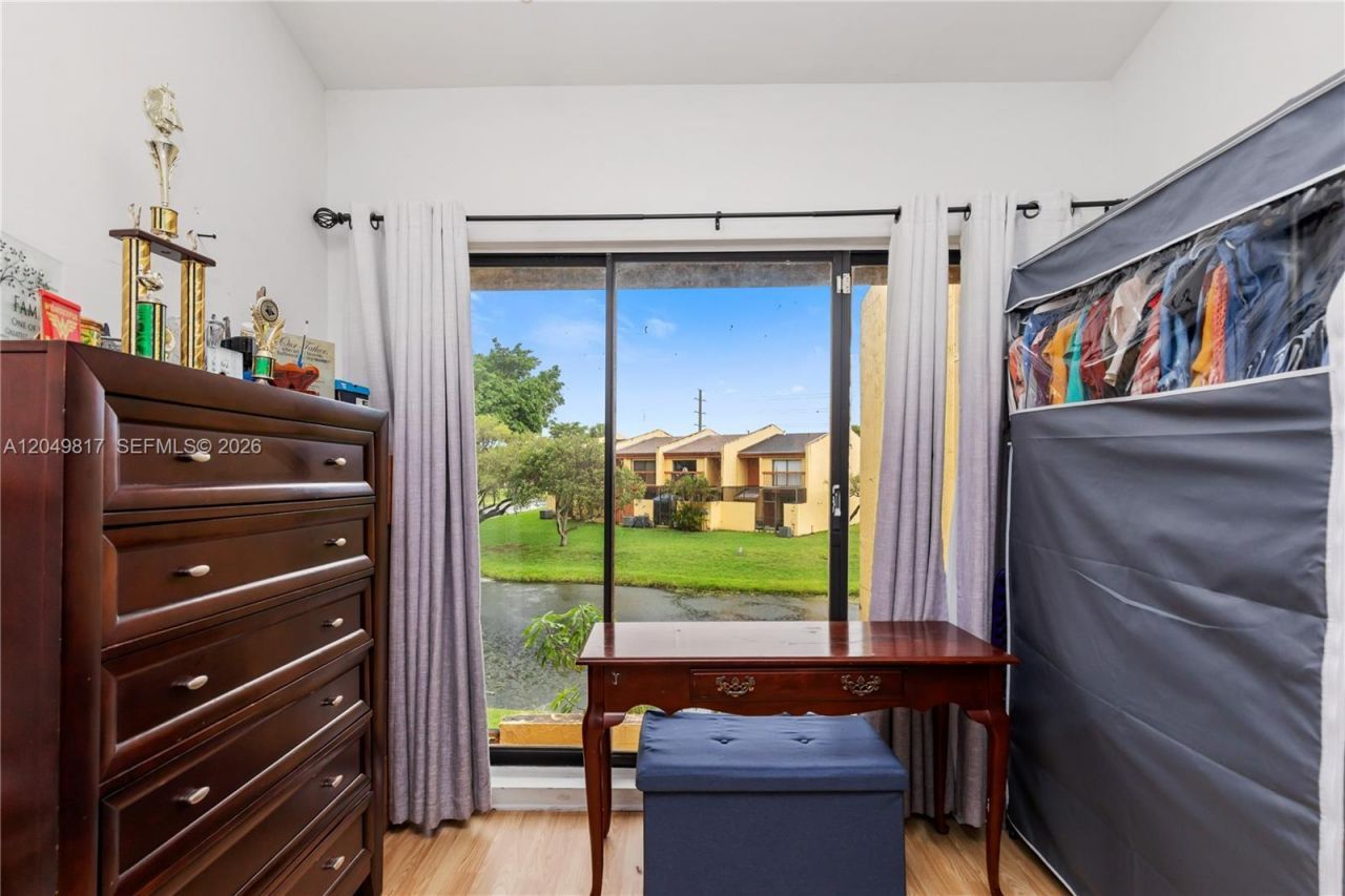 1580 NW 93rd Ave, Unit 300, Pembroke Pines, FL 33024 Photo