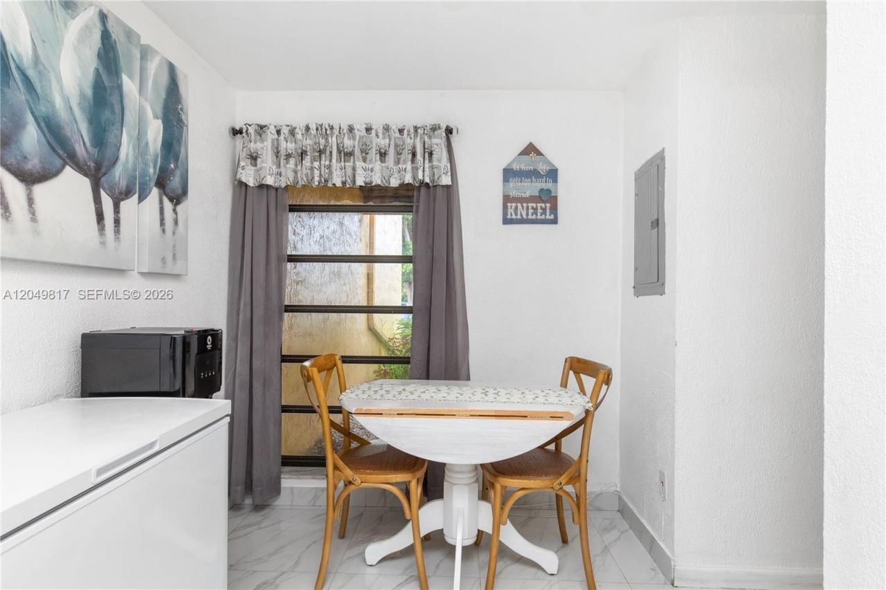 1580 NW 93rd Ave, Unit 300, Pembroke Pines, FL 33024 Photo