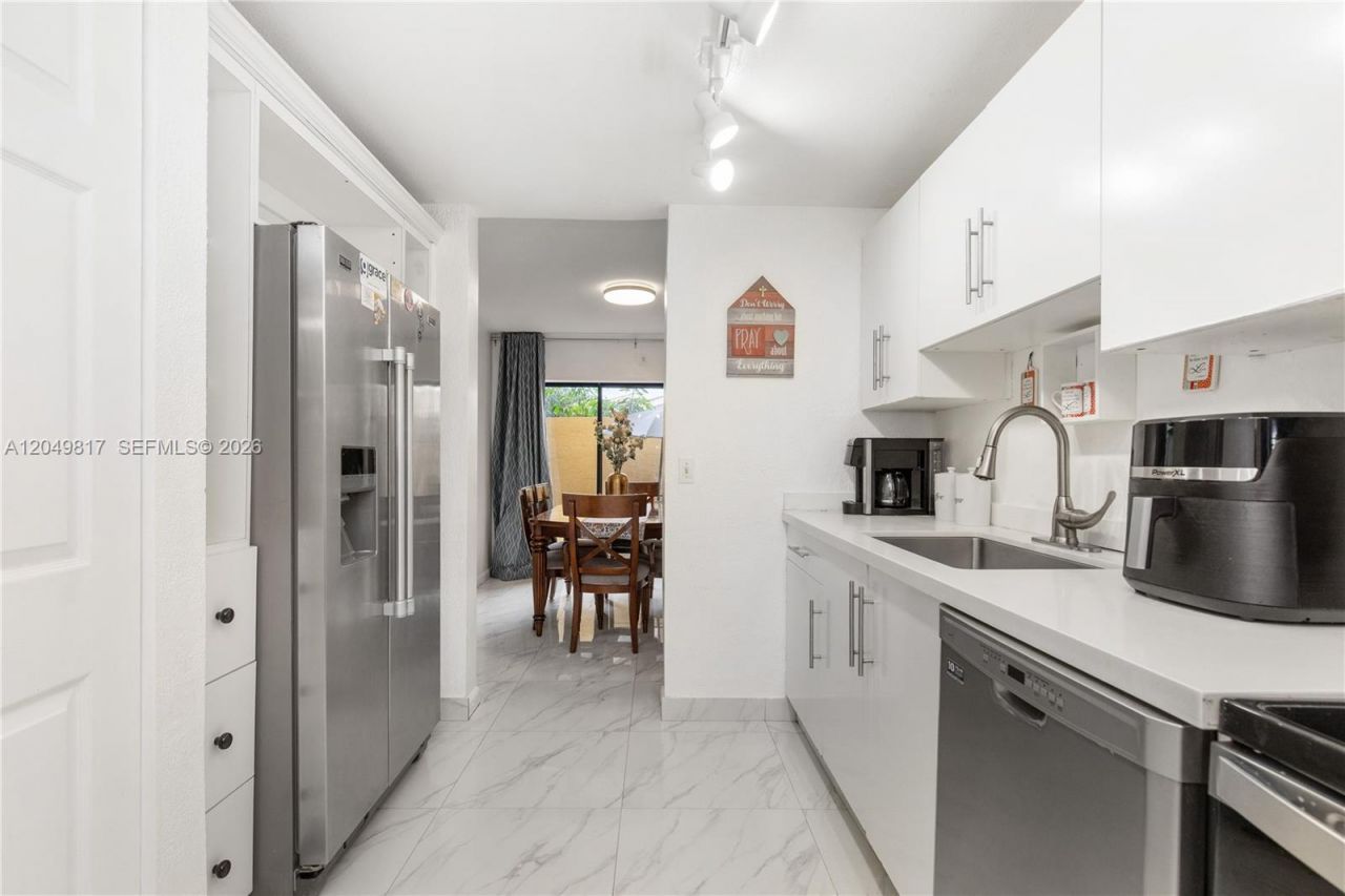 1580 NW 93rd Ave, Unit 300, Pembroke Pines, FL 33024 Photo