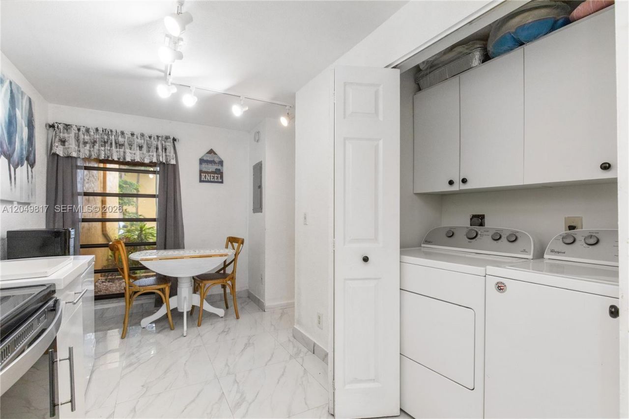 1580 NW 93rd Ave, Unit 300, Pembroke Pines, FL 33024 Photo