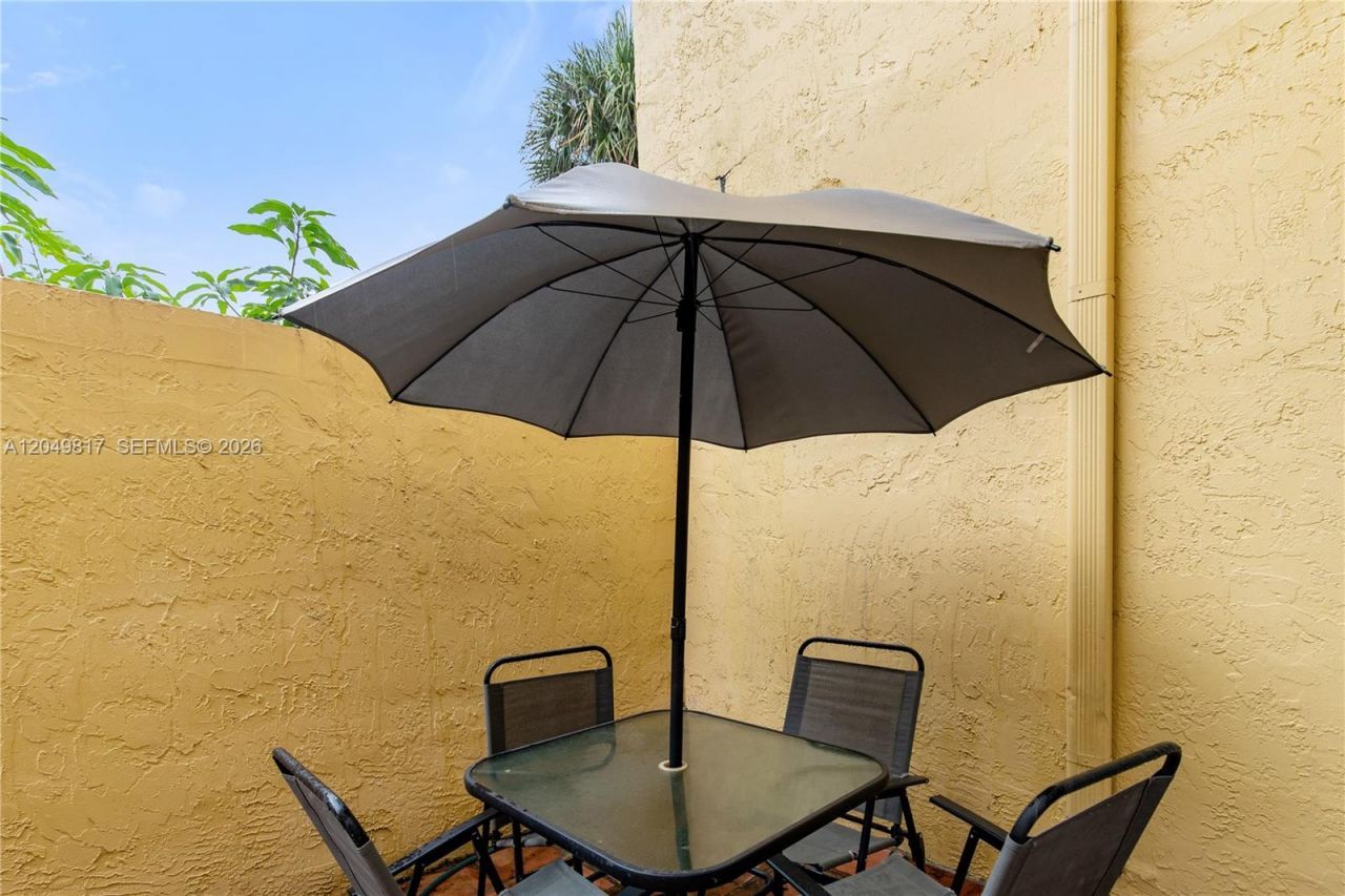 1580 NW 93rd Ave, Unit 300, Pembroke Pines, FL 33024 Photo