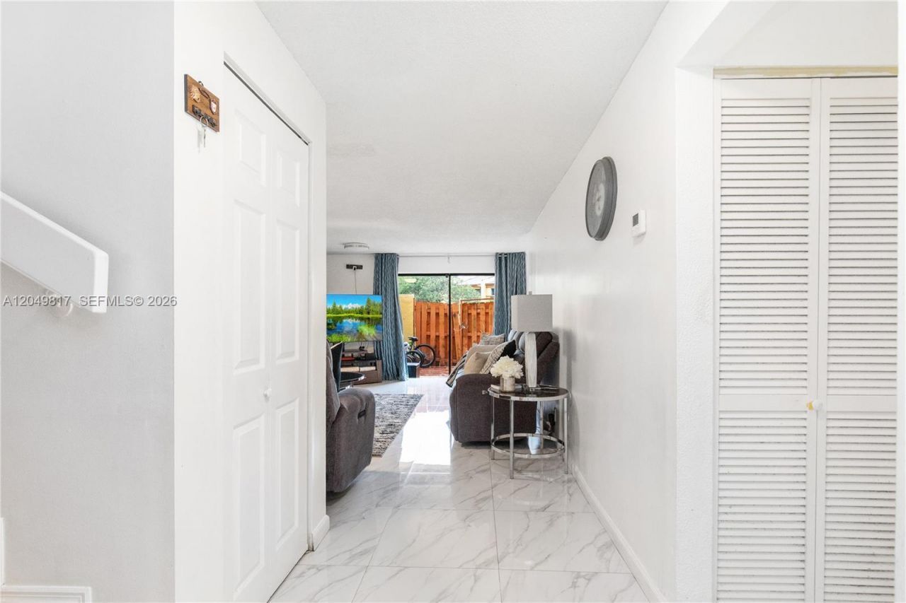 1580 NW 93rd Ave, Unit 300, Pembroke Pines, FL 33024 Photo