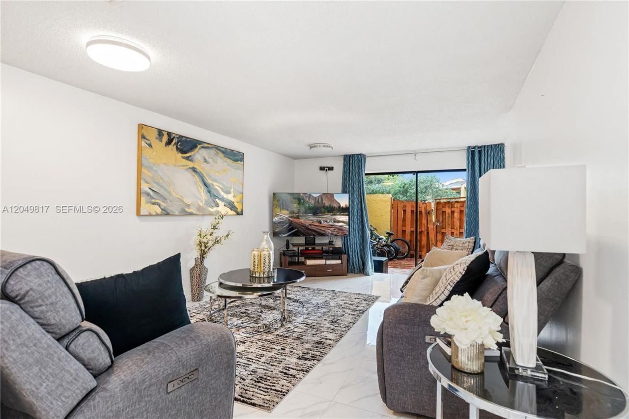 1580 NW 93rd Ave, Unit 300, Pembroke Pines, FL 33024 Photo