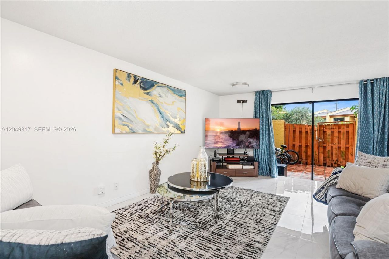 1580 NW 93rd Ave, Unit 300, Pembroke Pines, FL 33024 Photo