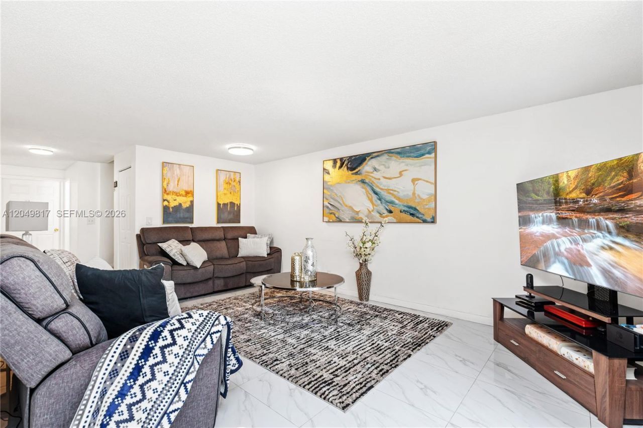 1580 NW 93rd Ave, Unit 300, Pembroke Pines, FL 33024 Photo
