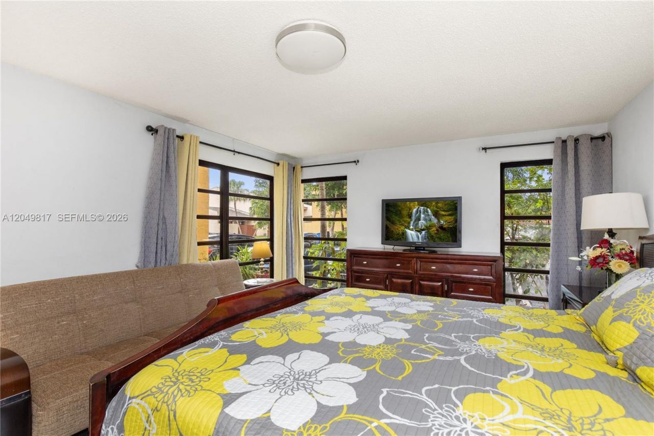 1580 NW 93rd Ave, Unit 300, Pembroke Pines, FL 33024 Photo