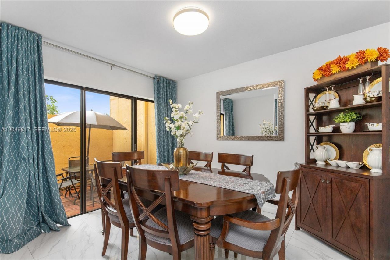 1580 NW 93rd Ave, Unit 300, Pembroke Pines, FL 33024 Photo