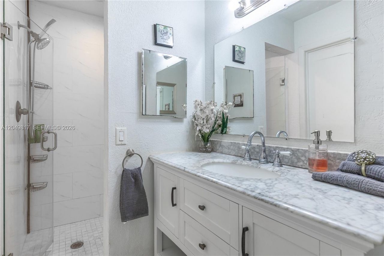 1580 NW 93rd Ave, Unit 300, Pembroke Pines, FL 33024 Photo