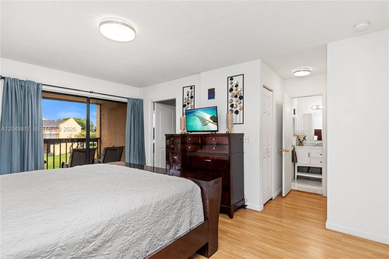 1580 NW 93rd Ave, Unit 300, Pembroke Pines, FL 33024 Photo