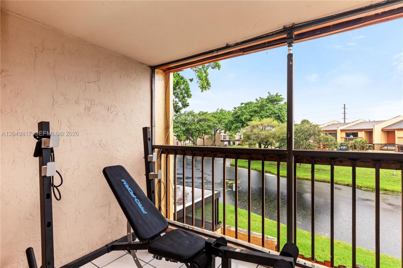 1580 NW 93rd Ave, Unit 300, Pembroke Pines, FL 33024 Photo
