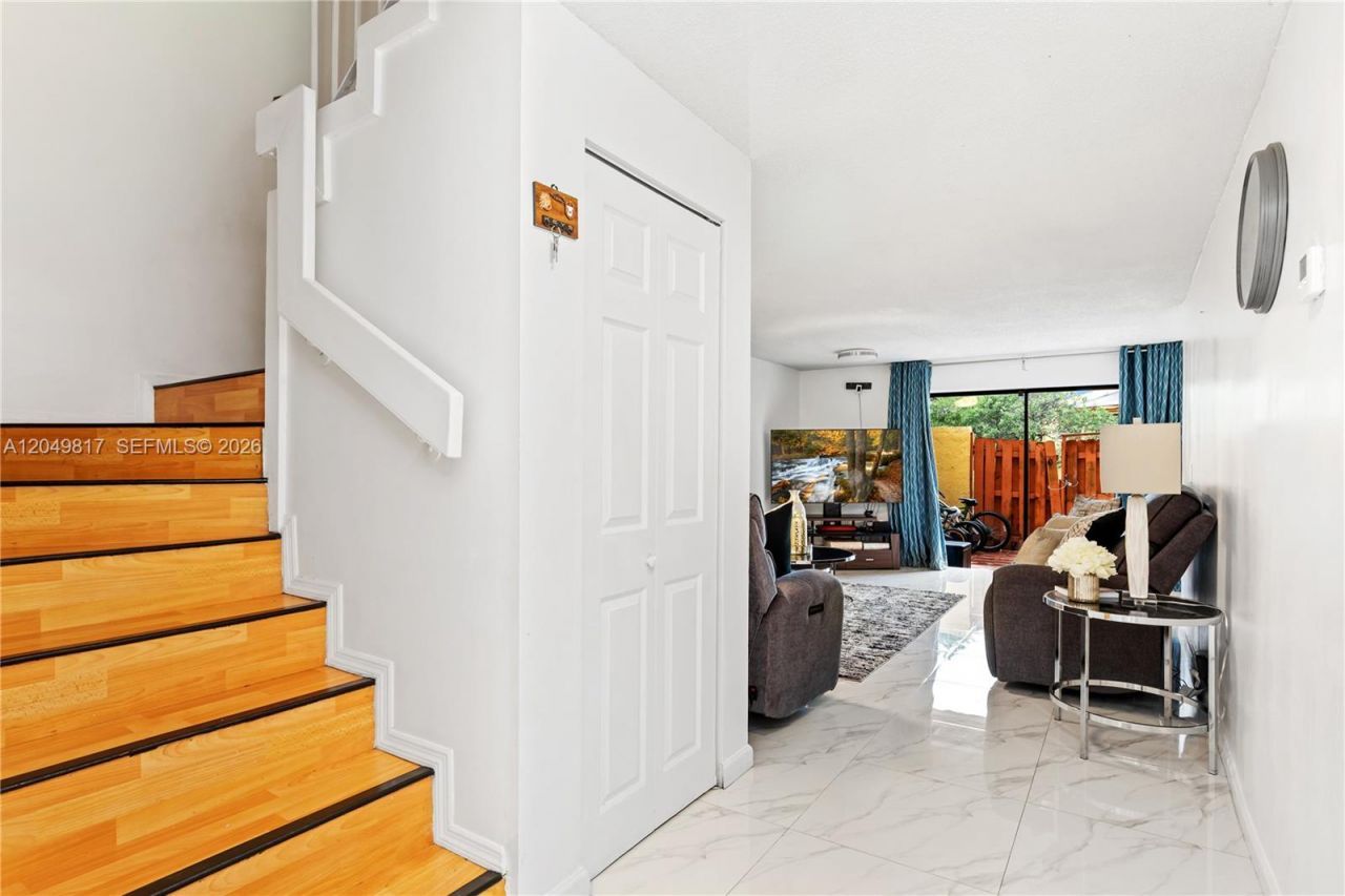 1580 NW 93rd Ave, Unit 300, Pembroke Pines, FL 33024 Photo