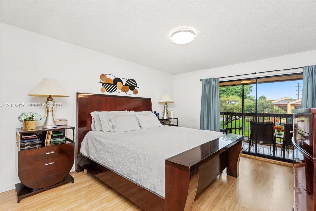 1580 NW 93rd Ave, Unit 300, Pembroke Pines, FL 33024 Photo