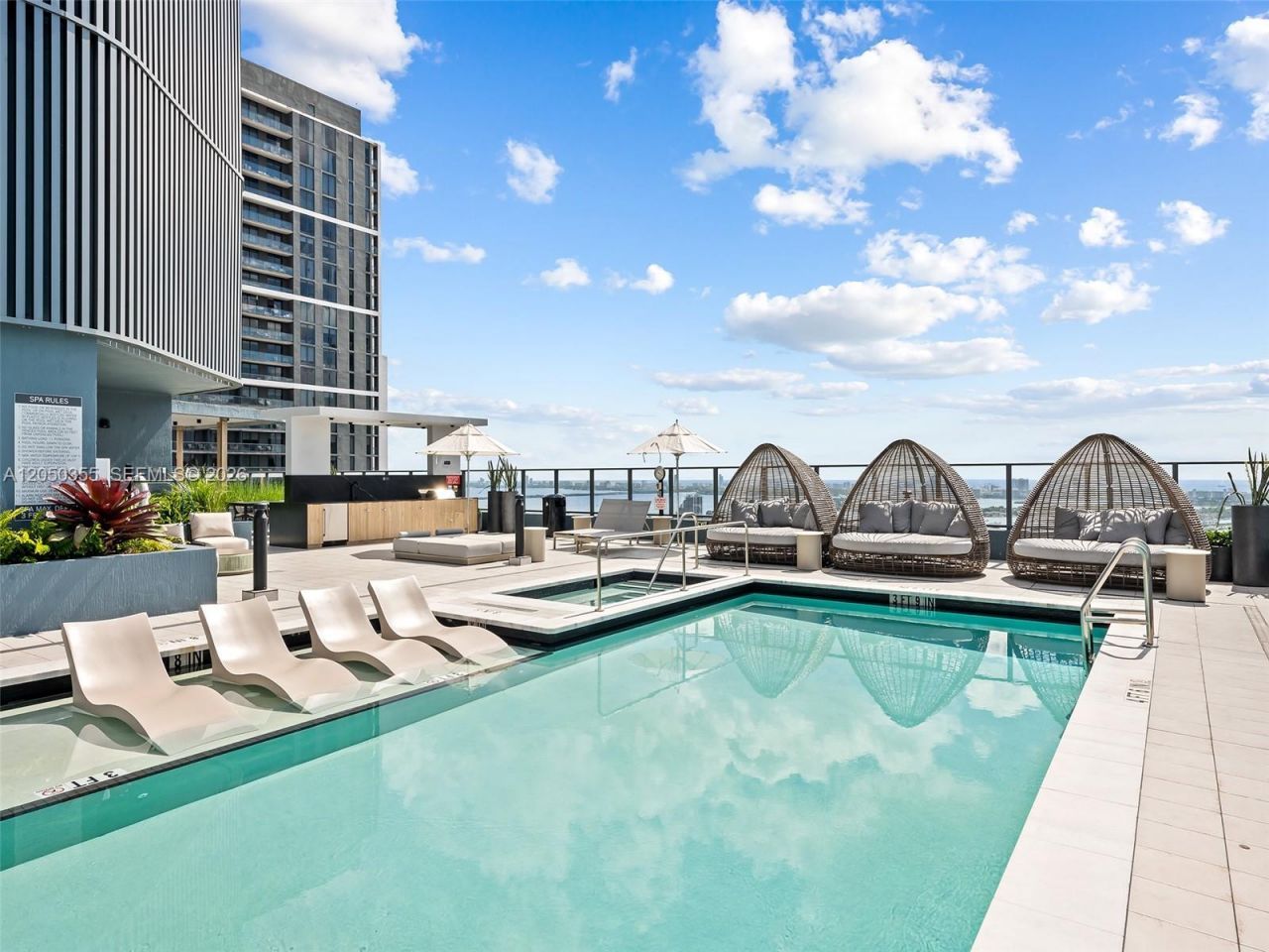 121 NE 5th St, Unit 3704, Miami, FL 33132 Photo