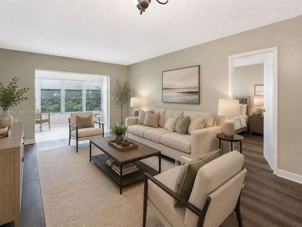 1030 Country Club Dr , Unit 405, Margate, FL 33063