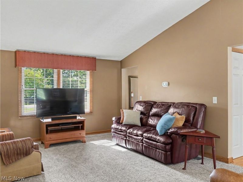 12203 Shoshone Avenue NW, Uniontown, OH 44685 Photo 2