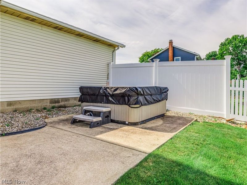 12203 Shoshone Avenue NW, Uniontown, OH 44685 Photo 30