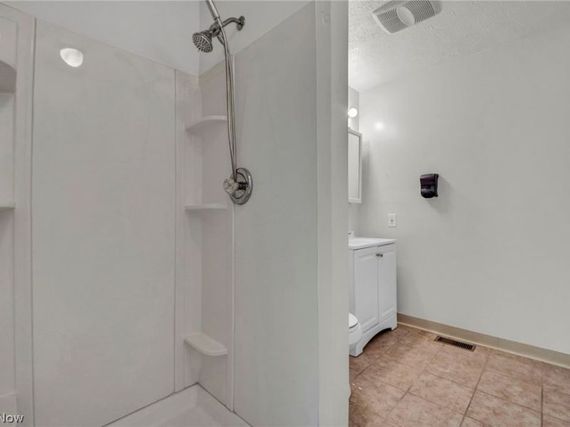 3773 Thurgood Avenue, Cleveland, OH 44115 Photo 18
