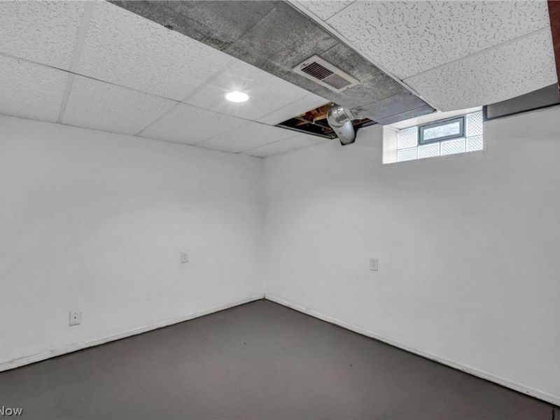 3773 Thurgood Avenue, Cleveland, OH 44115 Photo 32