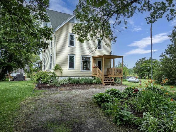9511 OLD ROAD, Fremont, WI 54940