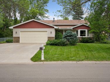 11620 41st Avenue N, Plymouth, MN 55441