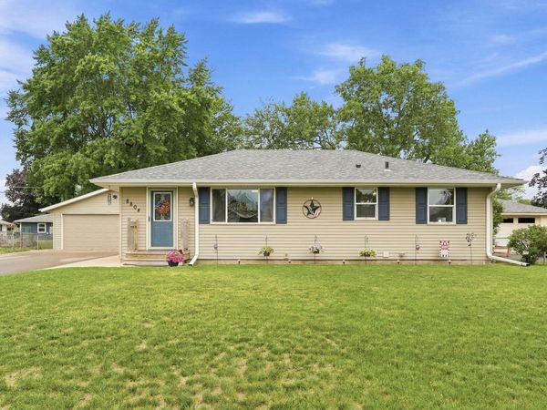 8804 Greenway Avenue S, Cottage Grove, MN 55016