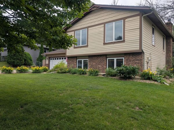 1950 Timber Wolf Trail N, Eagan, MN 55122