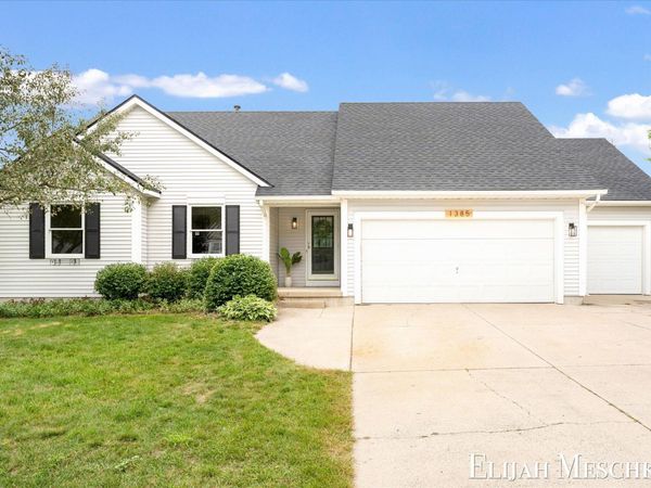 1385 Shaw Court NE, Rockford, MI 49341