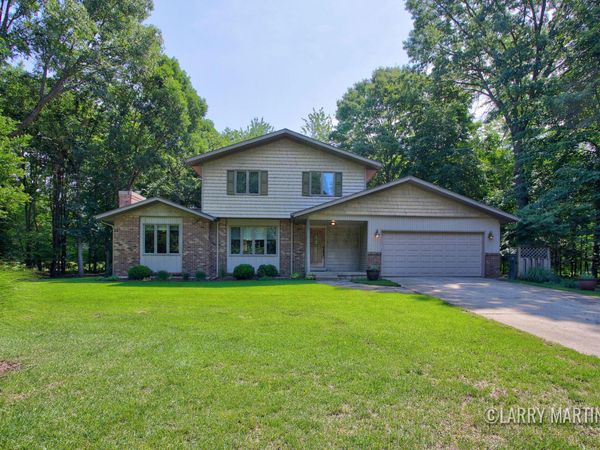 3752 Greensview Court, Dorr, MI 49323